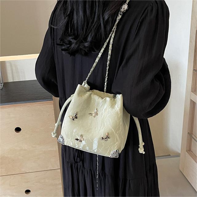 Bolsa de verano ultra caliente para mujeres 2024, nueva popularidad mariposa universal bolso de hombro en línea bolso de cubo