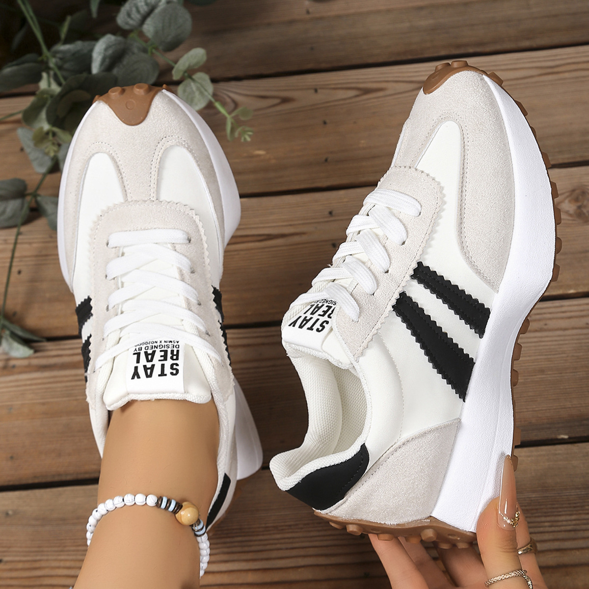 2026 primavera nueva mujer zapatos deportivos casuales de suela gruesa moda versátil transfronteriza cómodos gran tamaño al por mayor