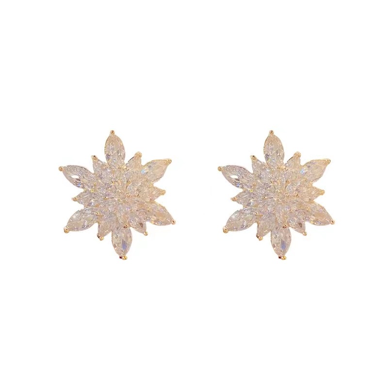 1 Pair Elegant Lady Heart Shape Flower Plating Inlay Alloy Zircon Earrings display picture 5