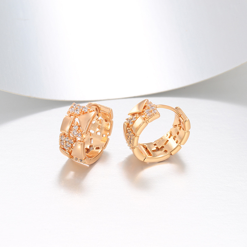 Xuping círculo geométrico retrogrado de orejas rusas aleación de cobre chapado 18k personalidad estilo retro nicho orejas para mujeres