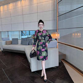 欧美风2025年秋季女装圆领修身印花连衣裙复古荷花图案中长款式