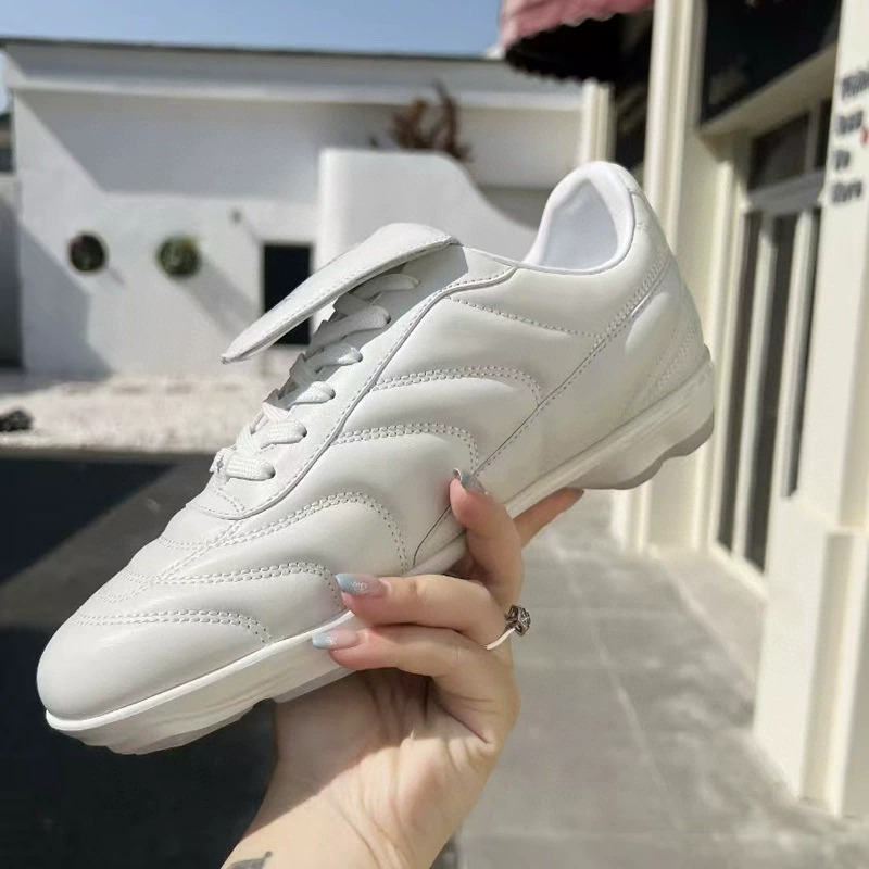 2025 Новые футбольные кроссовки для повседневной носки из натуральной кожи с отстегивающейся застежкой, мужские и женские спортивные футбольные бутсы