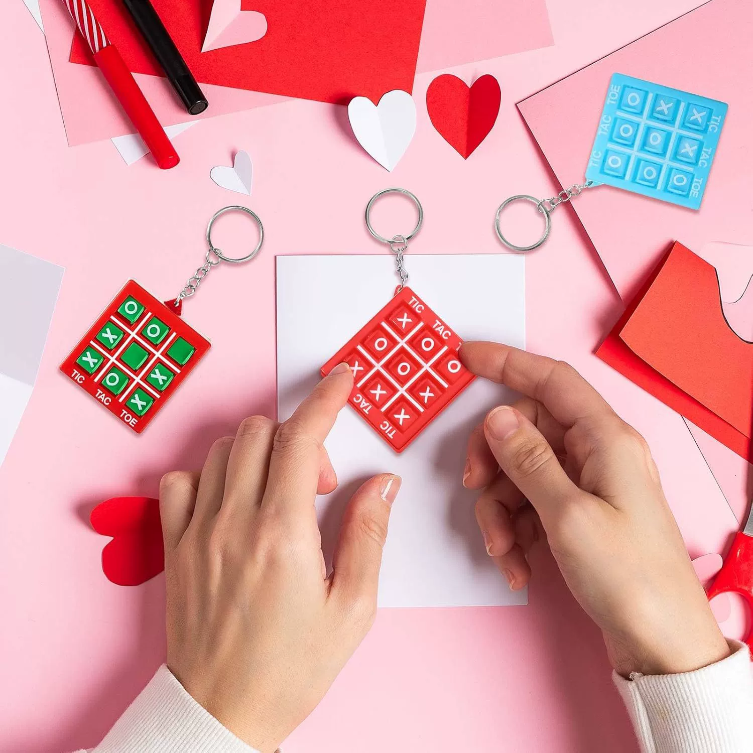 (Cross-border trading), small rotating keychain, creative strategy game, toy for training