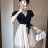 Sexy contrasting color waistband short sleeved large hem fluffy short dress