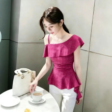 �ļ�������������õ��ɫ����б���Ҷ���������¶�Ͱ����С��Ů