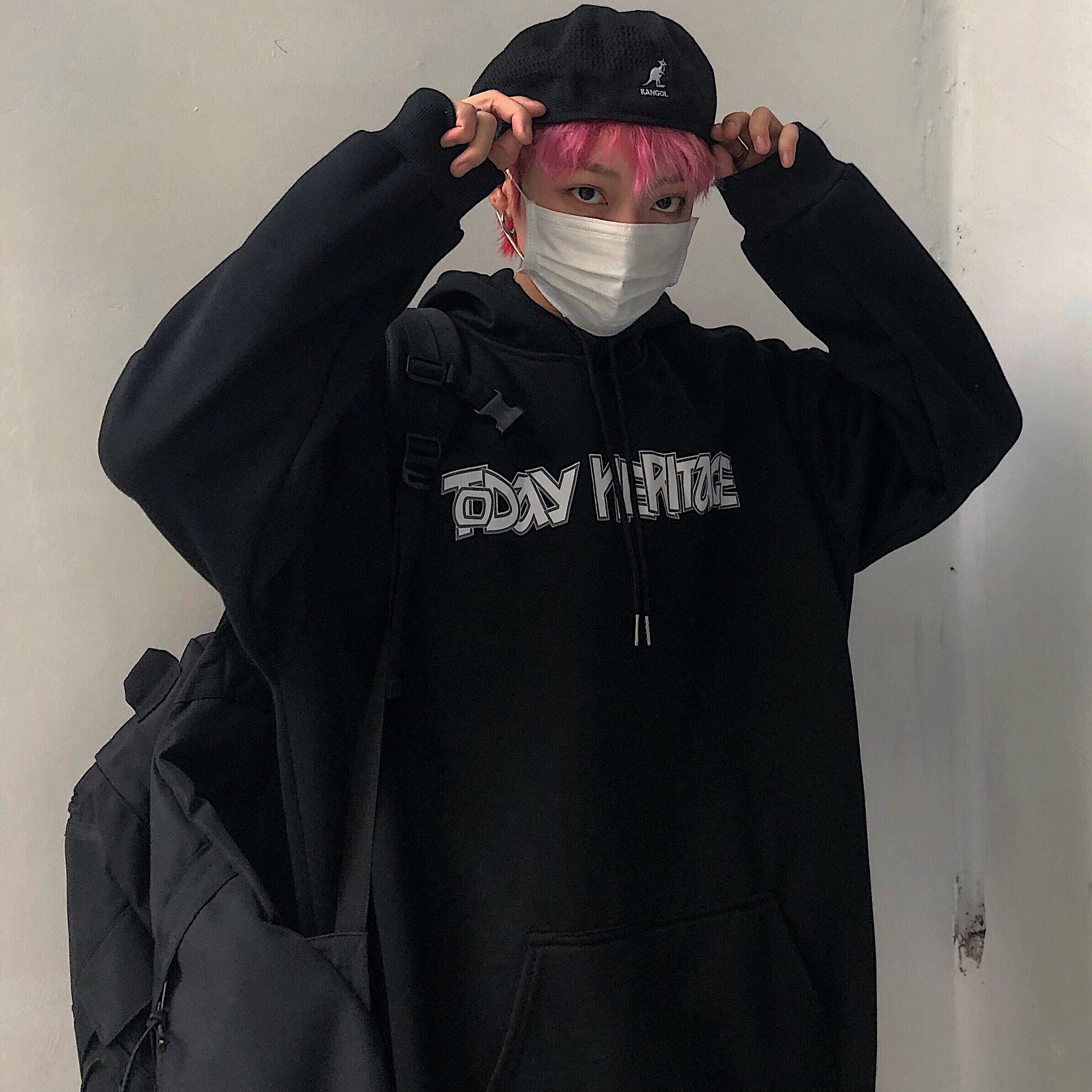 15_15702a64-a60d-4d76-b05b-487