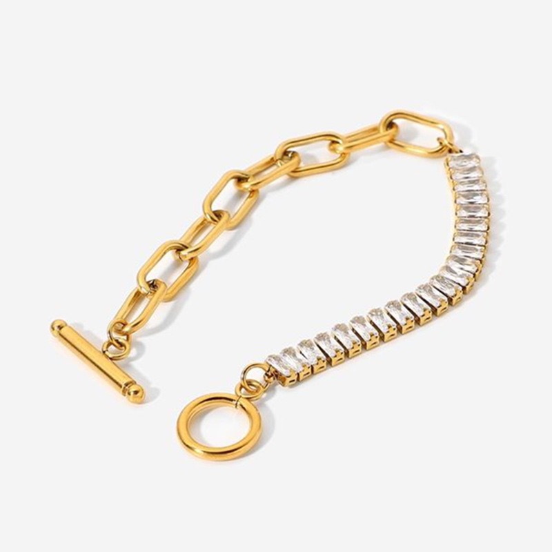 Women's Gender Simple Style Geometric Titanium Steel 18K Gold Plated Zircon Bracelets In Bulk