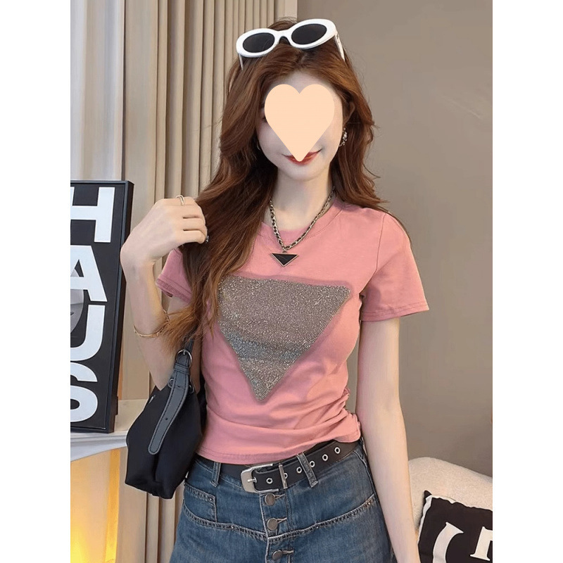 人気の女性用半袖シャツ 2025年夏新作 ホットダイヤモンド 万能着痩せボトムシャツ ショートトップ|undefined
