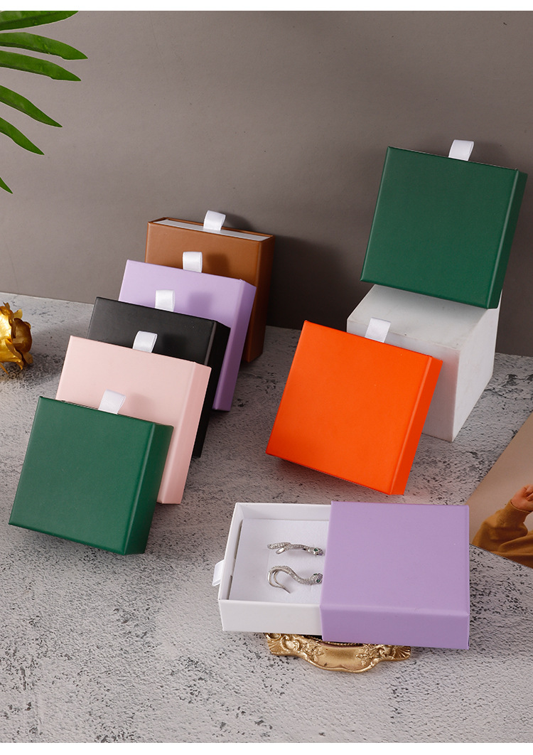 1 Piece Paper Elegant Simple Style Daily Date Solid Color Jewelry Boxes display picture 2