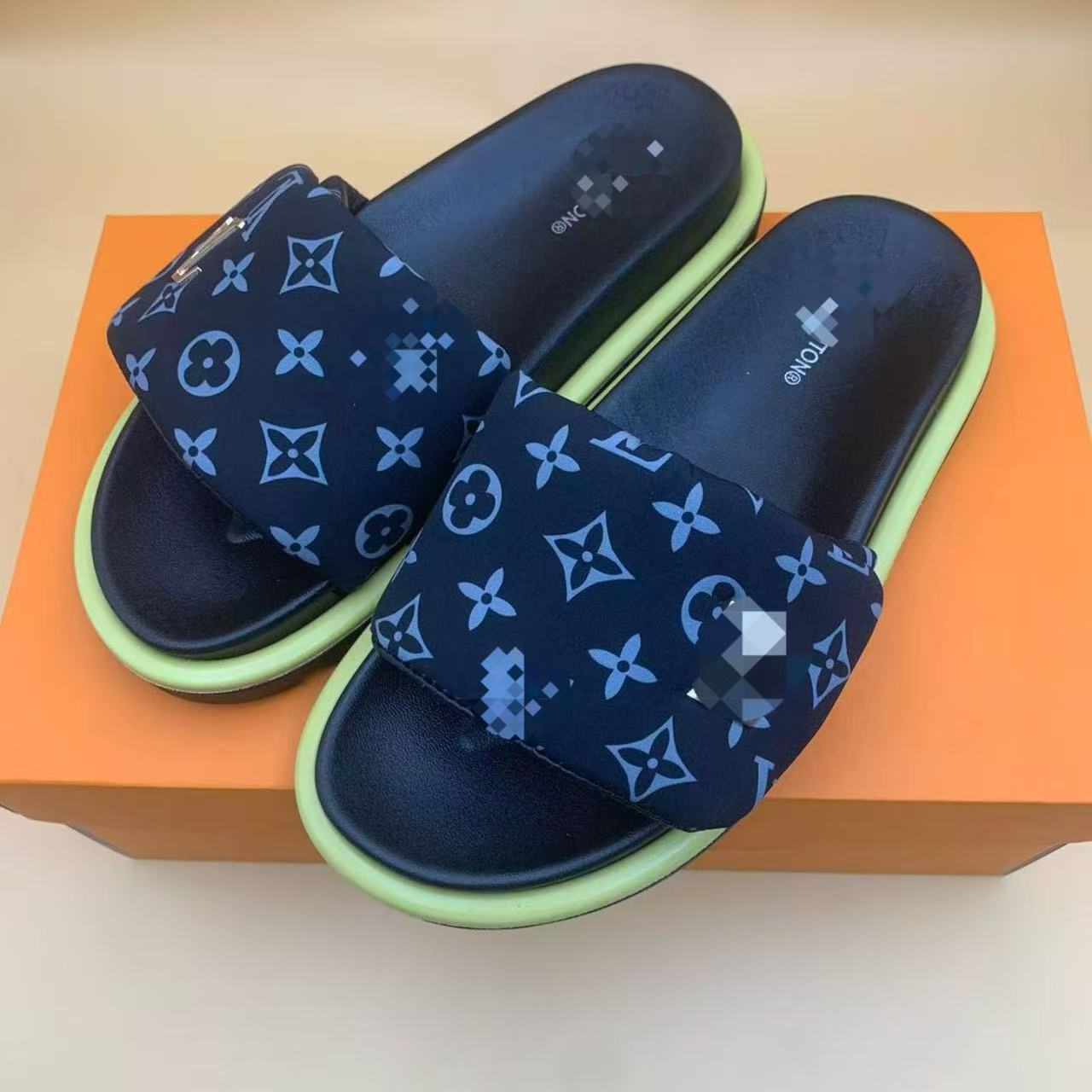 Zapatillas Velcro para mujeres de grosor en línea Zapatillas de muffin de moda para parejas