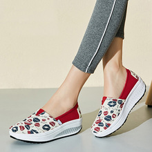 帆布摇摇鞋女夏季新款厚底布鞋气垫妈妈鞋休闲一脚套老北京布鞋女