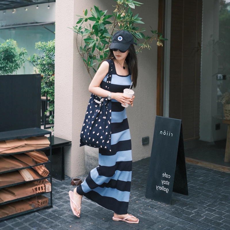 [Ready Stock] This Year’S Popular Beautiful Skirts Are Unique and Beautiful Long Hip-Hugging Stripesd Vest Dresses