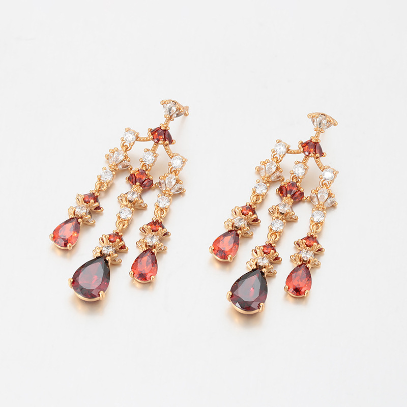 Xuping serie de aretes de gota de agua de aretes de aretes personales de nicho de 18k aleación de cobre adornos de orejas al por mayor mujeres