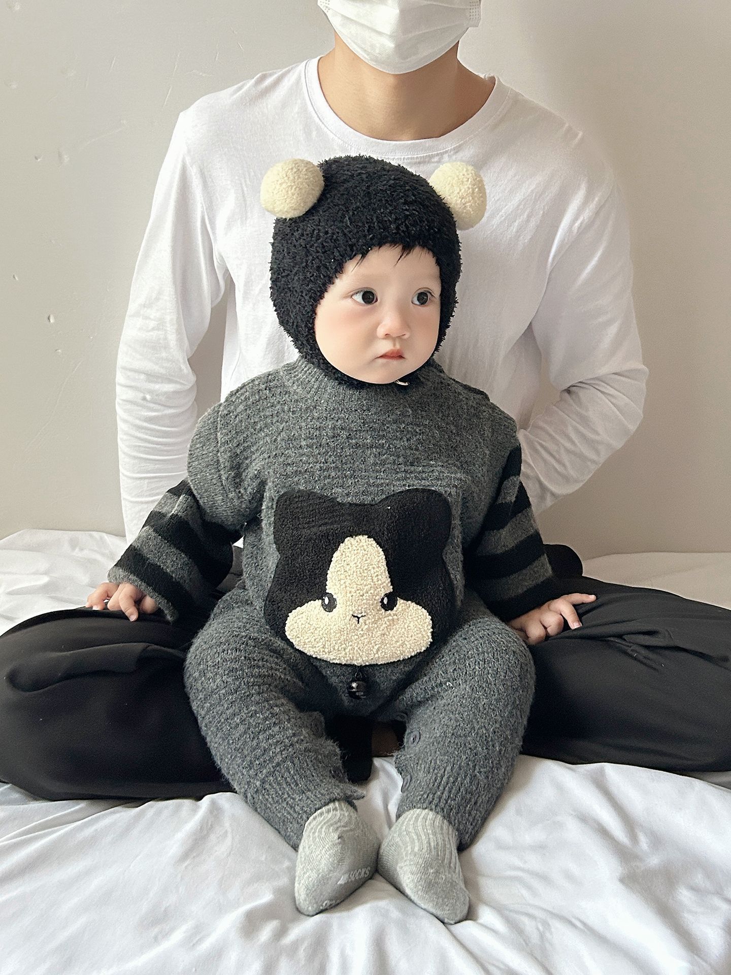 Uniforme de bebé otoño invierno ropa de bebé invierno lindo caricatura coreana pequeña edad de mes gruesa ropa de punto para salir