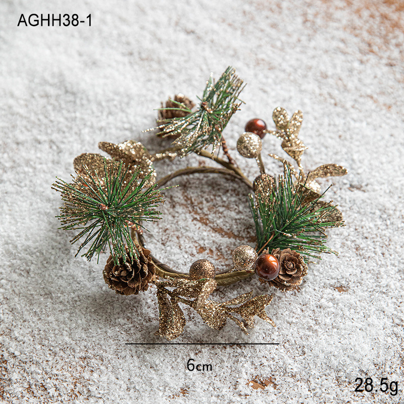 Ambiente de Navidad arreglo Candelabro decoración Garland árbol de Navidad rama ventana decoración de fondo brillante dorado cono de pino