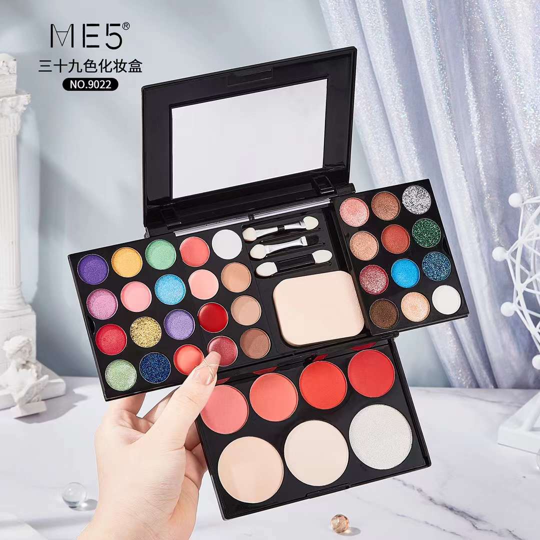 24 색 아이섀도 (반짝이 스팽글) 4 색 립스틱 4 색 눈썹 파우더 3 색 파우더 케이크 4 색 홍당무