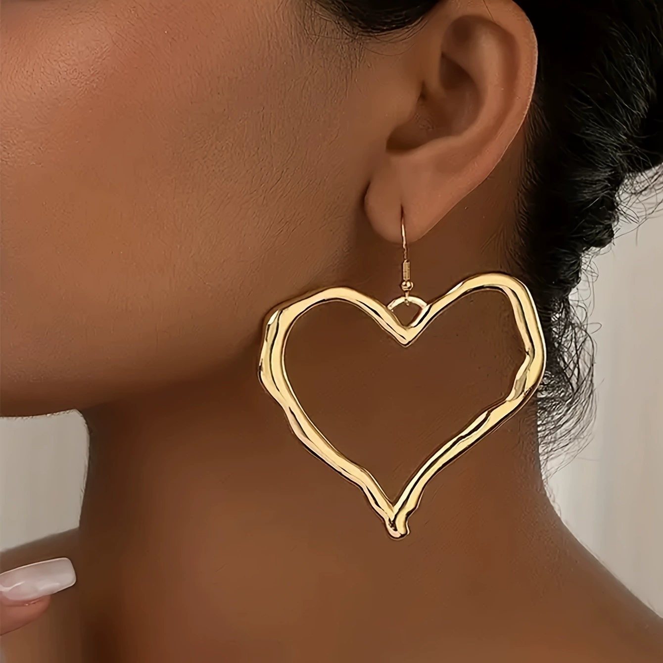 Европейские и американские трансграничные преувеличенные горячие девушки металлические любовные серьги простые регулируемые узлы