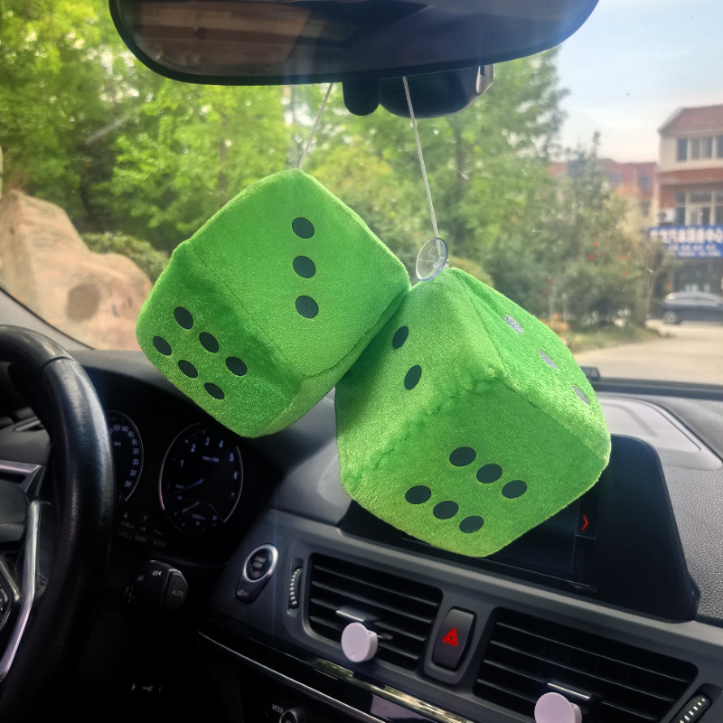Colgante de accesorios de automóvil transfronterizo, colgante de automóvil, dados de felpa, colgante de automóvil, amor, Amazon