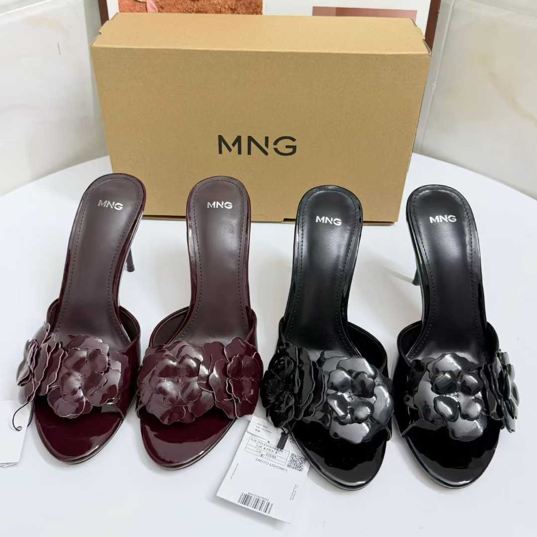 Fashionable sandals open toe made of patent leather stiletto heels
