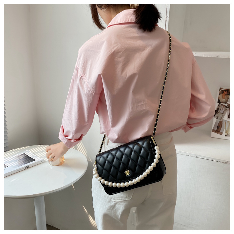 Fashion Pearl Chain Rhombus Embroidery Thread Messenger Small Square Bag Wholesale display picture 19