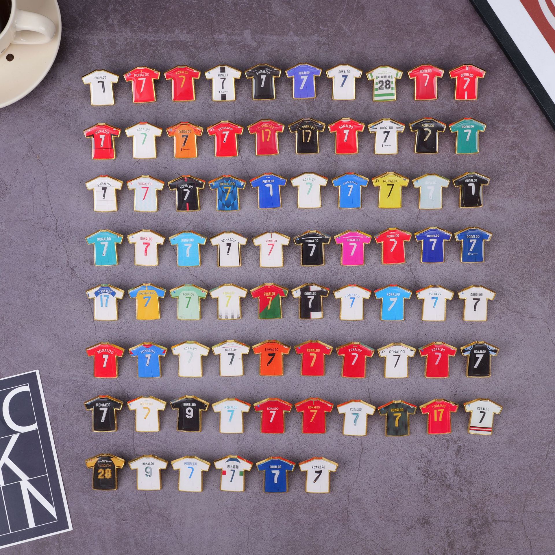 Messi, Ronaldo, Neymar, Mbappe Football Jersey Badges, Metal Brooches, Bag Decorations, Fan Merchandise