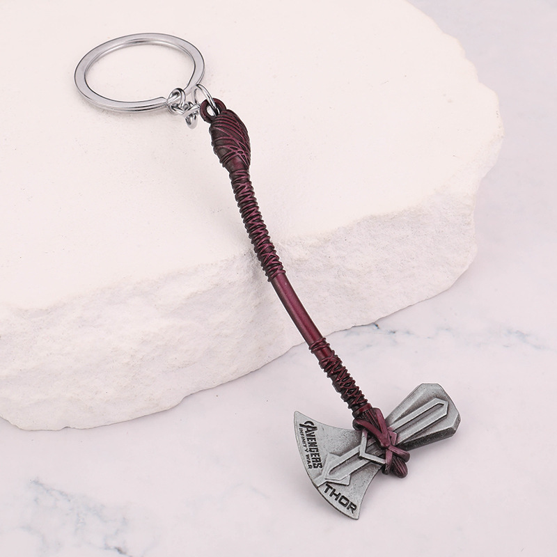 European and American film and television peripheral Thor hammer keychain Thor hammer alloy pendant Avengers cross-border wholesale