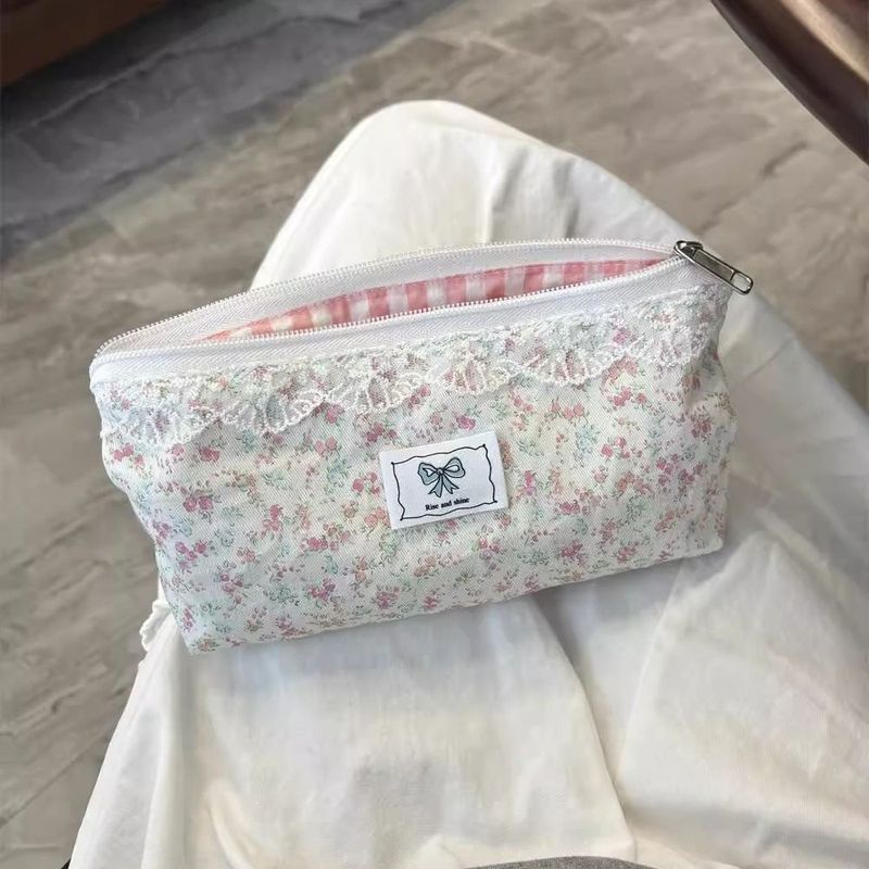 Xiaohongshu 人気のレース花柄 KT 鉛筆バッグ ins 高価値新鮮な収納袋学生文具バッグ鉛筆バッグ|undefined