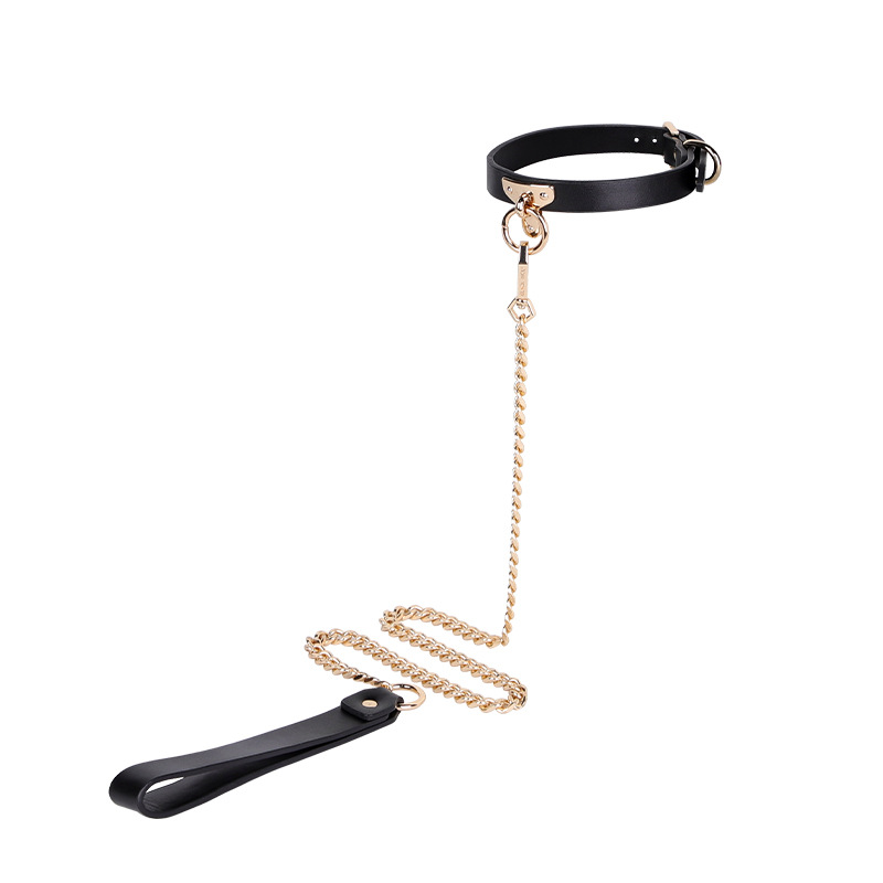 Cuello en forma de T de cuero negro