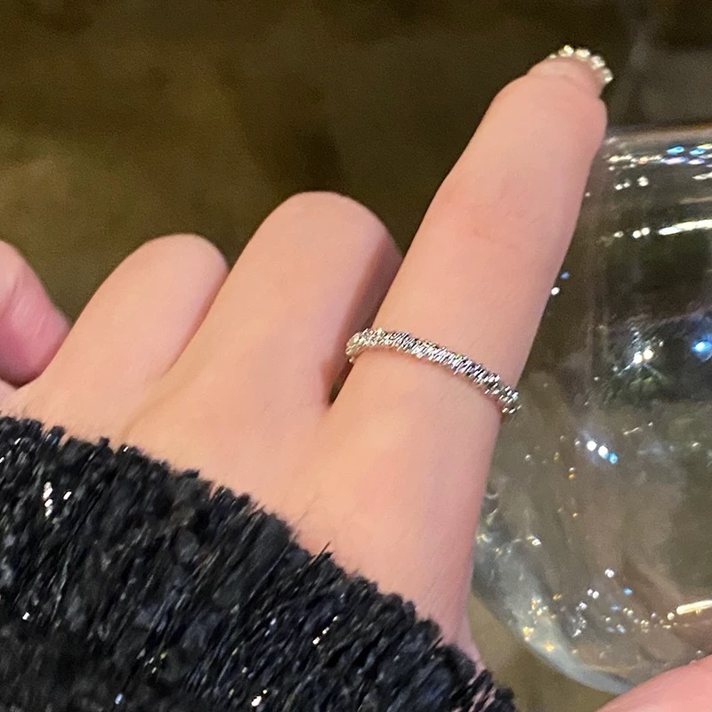 Sparkling Designer Ring For Women, Elegant And Comfortable Piece_voghion.com