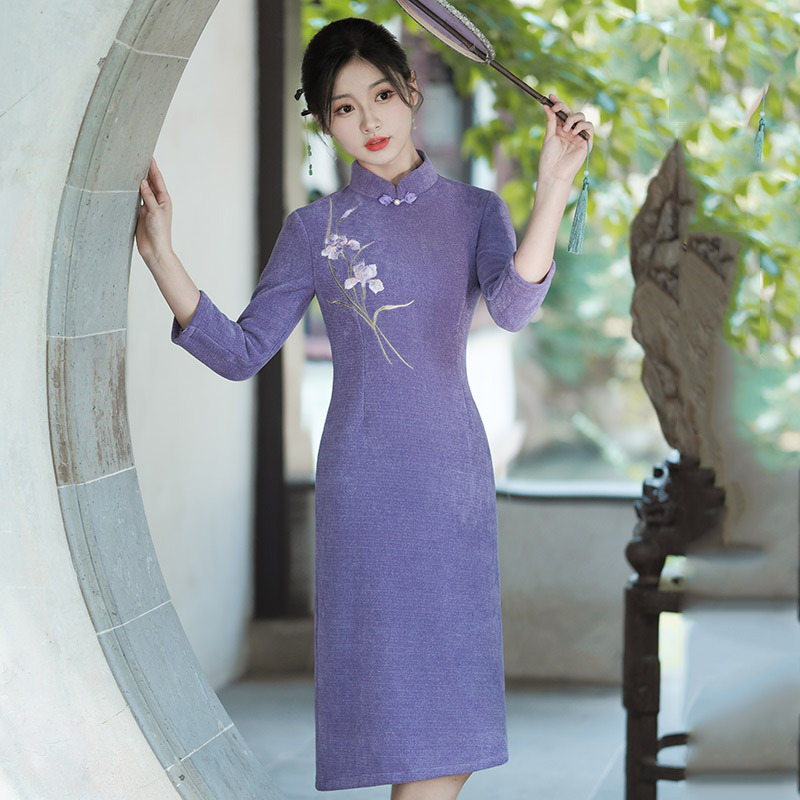 Embroidered Autumn/Winter Thickening Slimming Modified A-Line Cheongsam 2024 New Arrival Youthful Women's Retro High-End Sensibility Dress