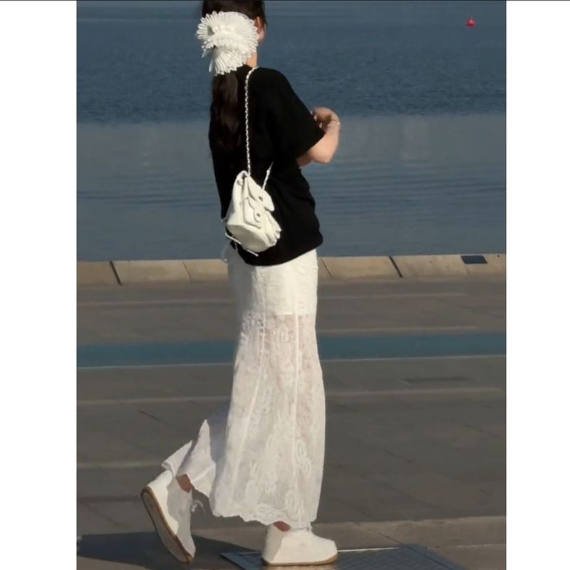 夏の美しい衣装セット 2025 新しい韓国ファッションレースオフショルダー Tシャツフィッシュテールスカート 2 点セット|undefined