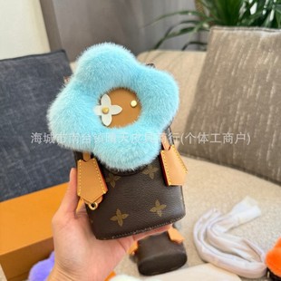 L������̫ꖻ�б����Ƥ�֙C��ˮͰŮ��ë�q����vivi������б���