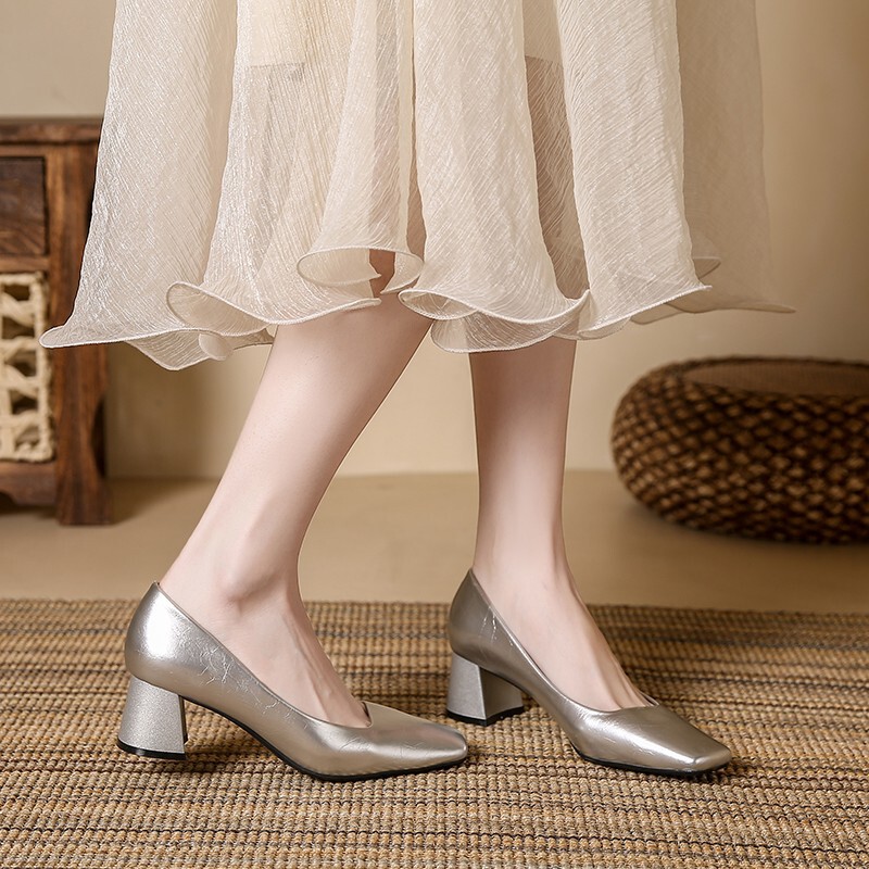 French Retro Square-Toe High-Heeled Shoes for Women, 2026 New Style with Chunky Heels, Soft Leather Shallow Mouth Single Shoes, Mid-Heel Granny Shoes