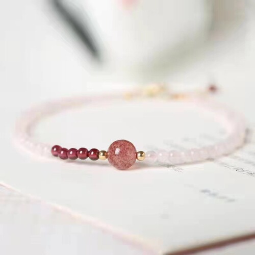 Attracting love fortune strawberry crystal bracelet girls ins niche design pink crystal garnet ultra fine bead good luck 