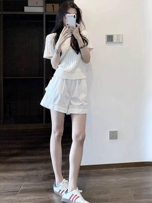 韓国カジュアルスーツ女性のための 2025 夏白ツイスト半袖ニット Tシャツトップルーズワイドレッグショーツ|undefined