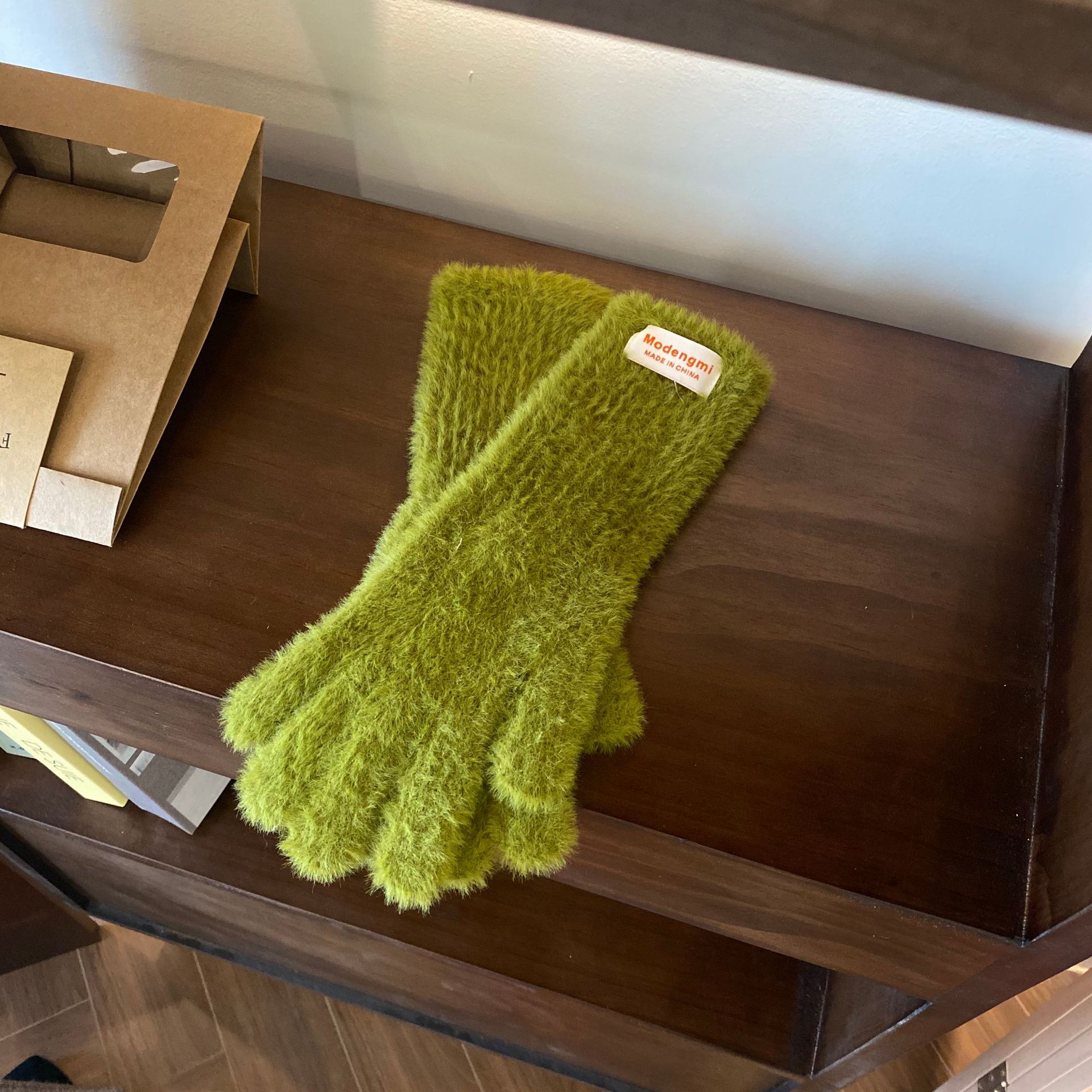 Guantes de invierno caliente, grueso y alargado 2025 nuevo muñeca larga de peluche pantalla táctil guantes de punto al por mayor