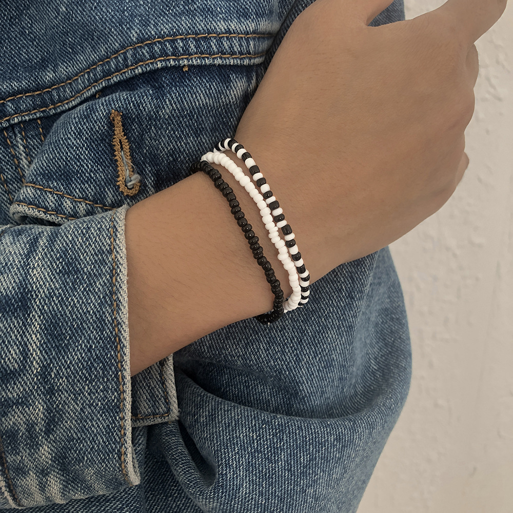 Bracelet De Perles Noires Et Blanches De Style Ethnique En Gros Nihaojewelry display picture 3