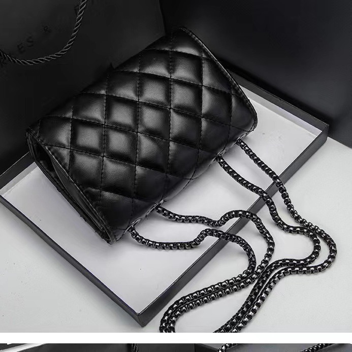 2024 nuevo bolso de cadena de diamante de moda versátil en un solo hombro bolsa de tramo inclinada bienestar explosivo pequeño paquete de cáscara de papel de aroma image 4