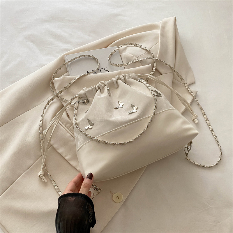 Bolso plateado para mujeres 2024 nueva moda bolso de hombro de alta calidad bolso de cadena bolso de verano mochila rojo