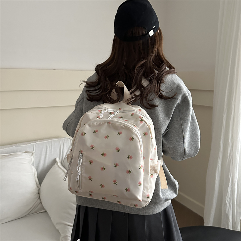 2024 Mochila de empalme de viento de Mori, pequeña mochila de chicas frescas, mini mochila de compras simple