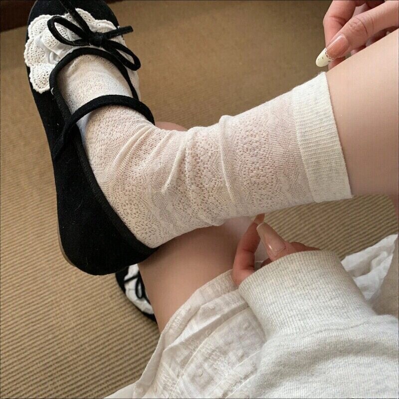 Spring and Summer Vintage Hollow-Out Floral Court-Style Thin Breathable Cotton Seamless Mid-Calf Socks for Women