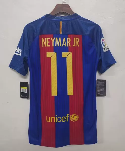 1617 Barcelona home No. 11+armband