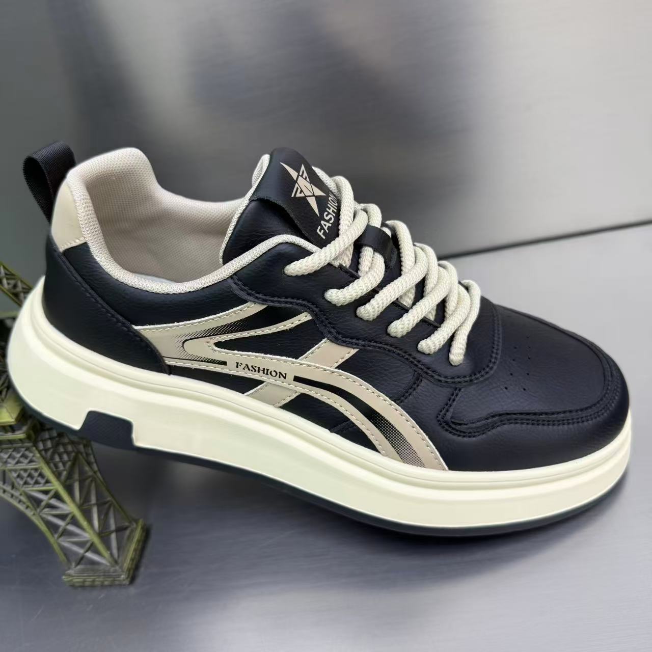 Men's Shoes 2025 Autum New Fashion Outdoor Leather Thick-Soled Wear-Resistant Casual Trendy Shoes Versatile Men's Sports Sneakers