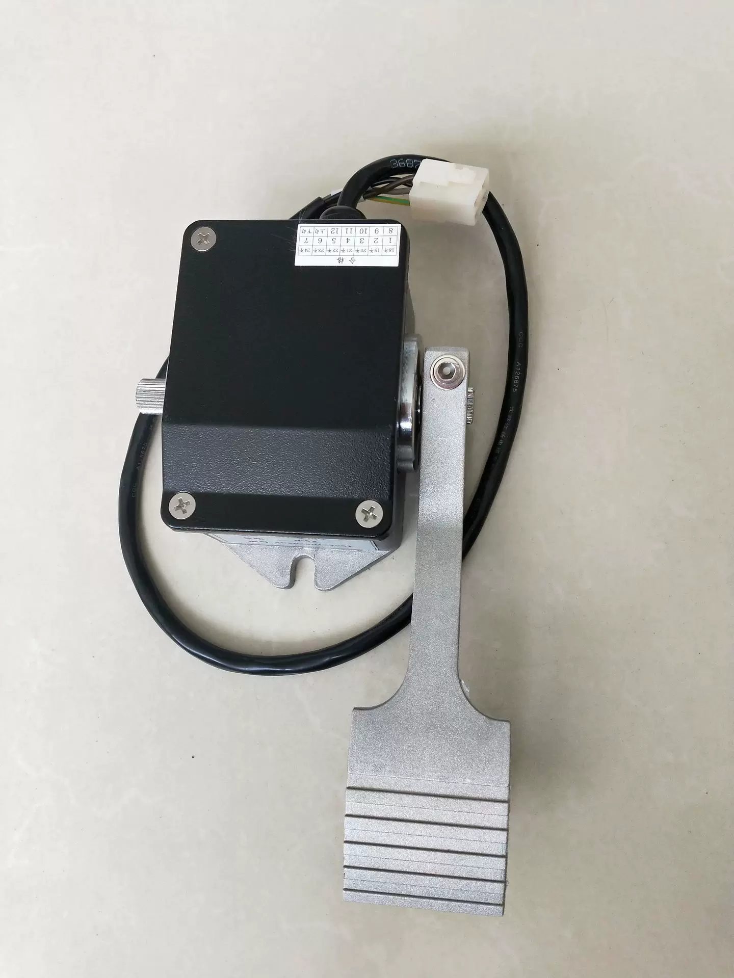 电动观光车巡逻车高尔夫球车0-5K电阻式加速器油门踏板EFP