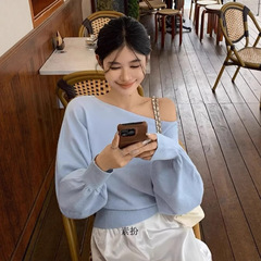 露肩毛衣女秋冬慵懒高级感斜肩蓝色针织打底衫内搭上衣设计感小众