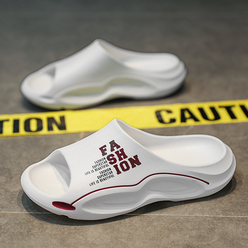 2024 nuevas zapatillas para hombres de verano tendencia de usar al aire libre sensación de mierda juvenil sandalias de playa de doble propósito