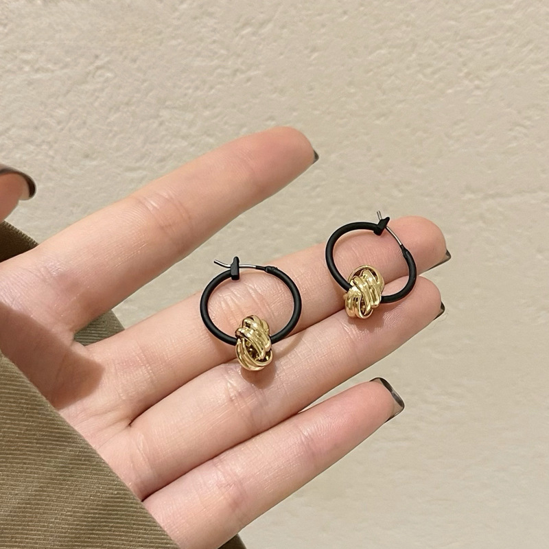 Black geometric retro small design earrings