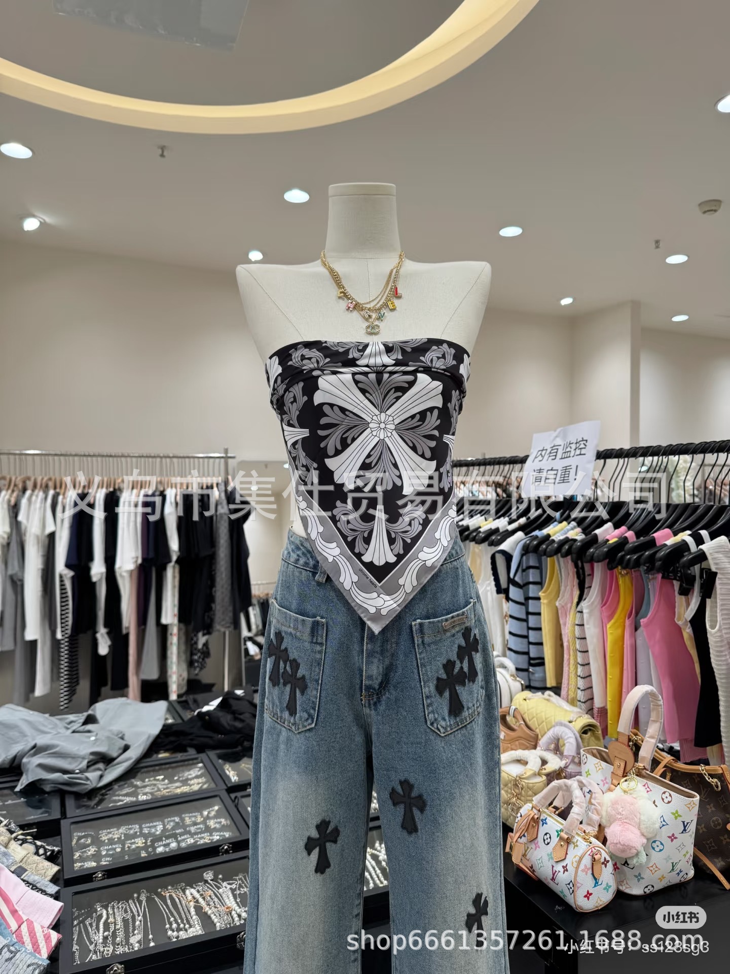 Bufandas de seda de moda europeas y americanas transfronterizas bufandas elegantes de alta calidad lujosas impresión de letras de seda impresión caliente en el extranjero