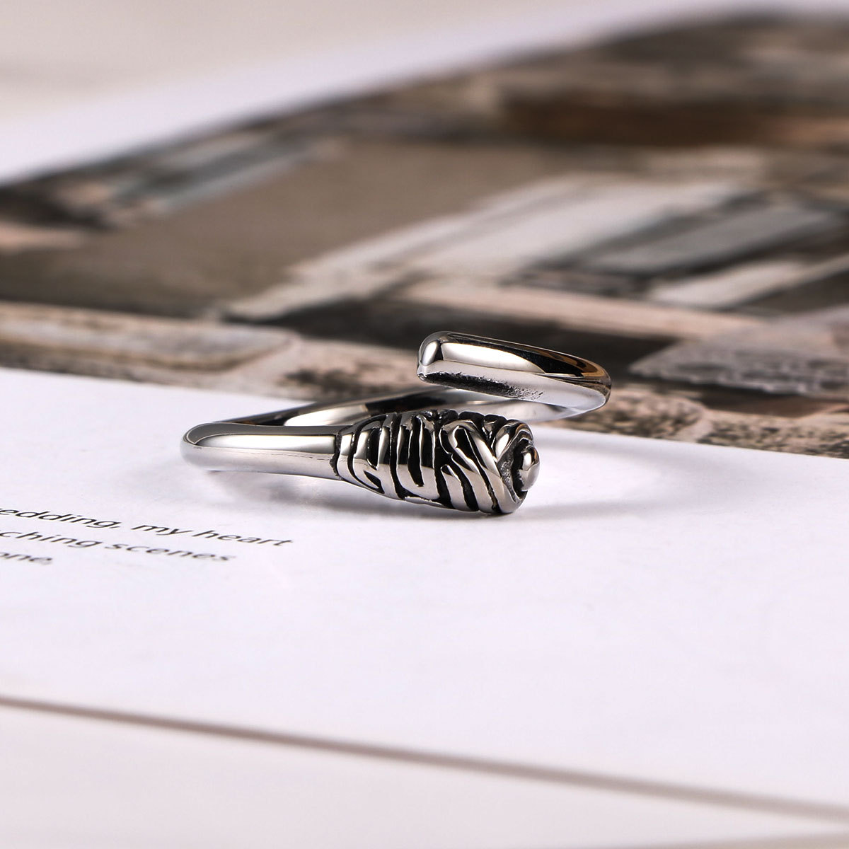 ������Ʒ �ɻ�������Ѹֽ�ָ ϸȦ��ԼŮʿ����ָ��SA952