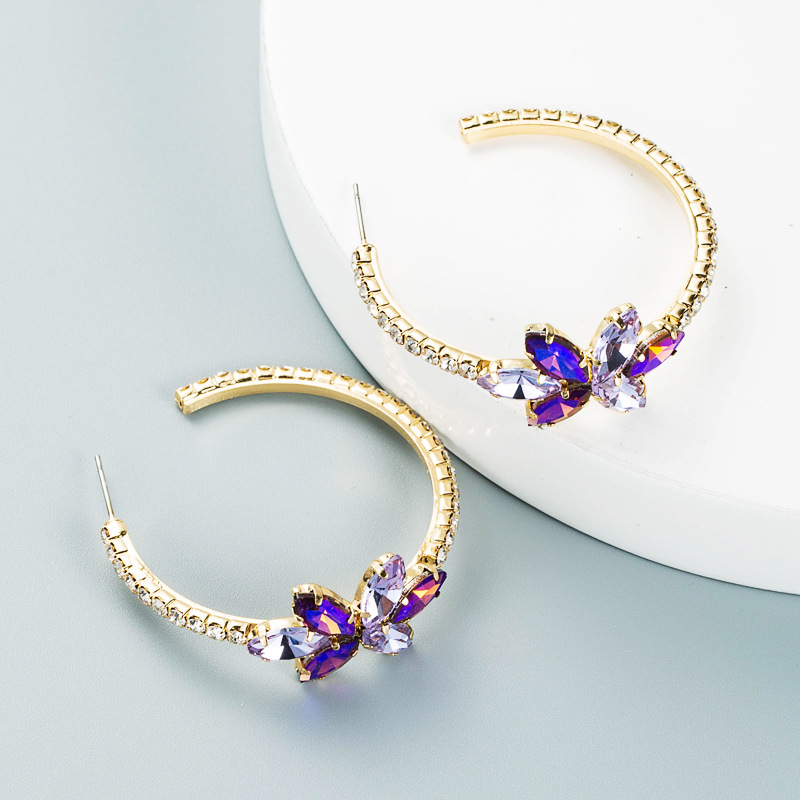 Cross-border Simple Alloy Inlaid Color Rhinestone Flower Earrings Trend High-end Sense C-shaped Earring display picture 4